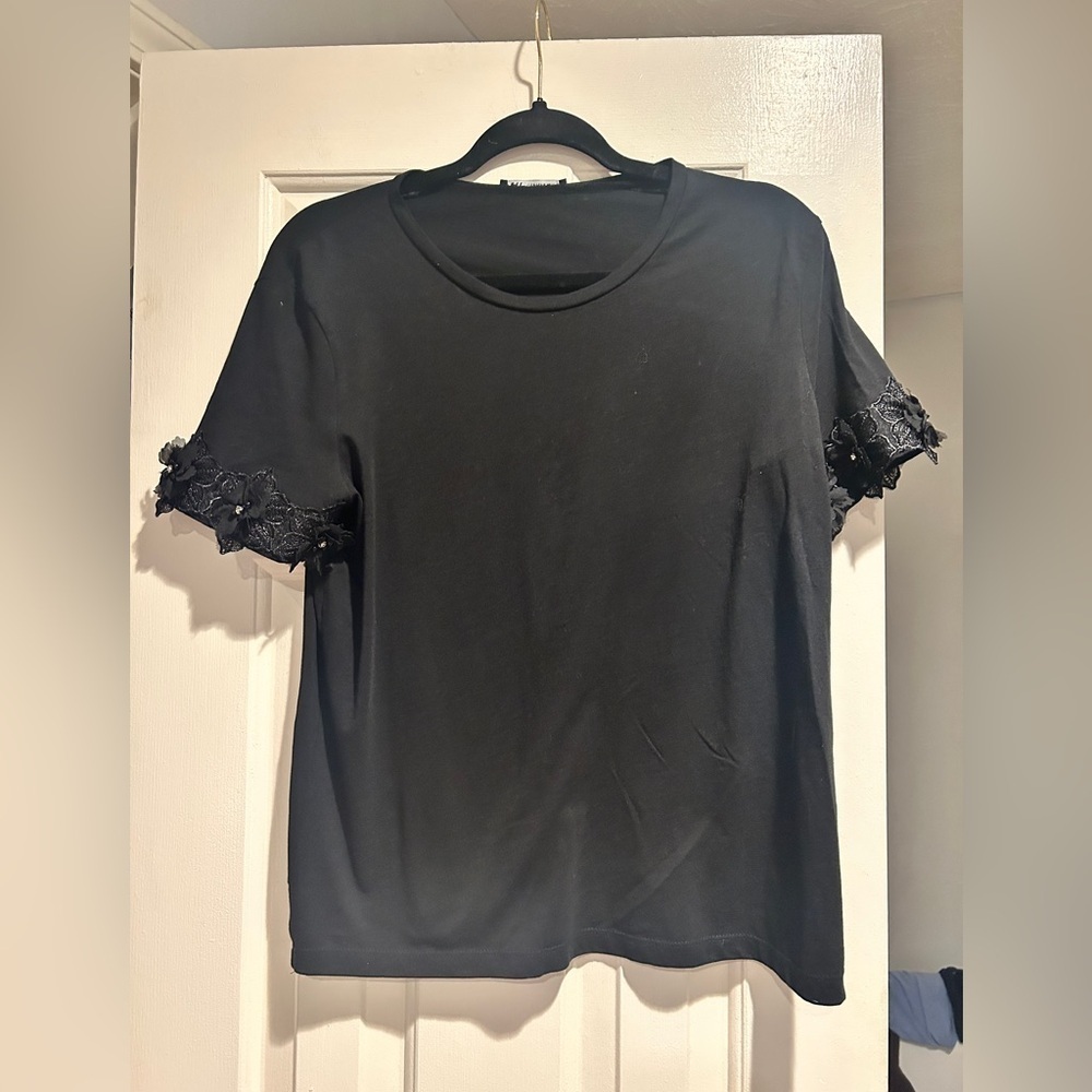 Zara Elegant Black Lace Floral Sleeve Women's Top Size Medium - Picture 2 of 6